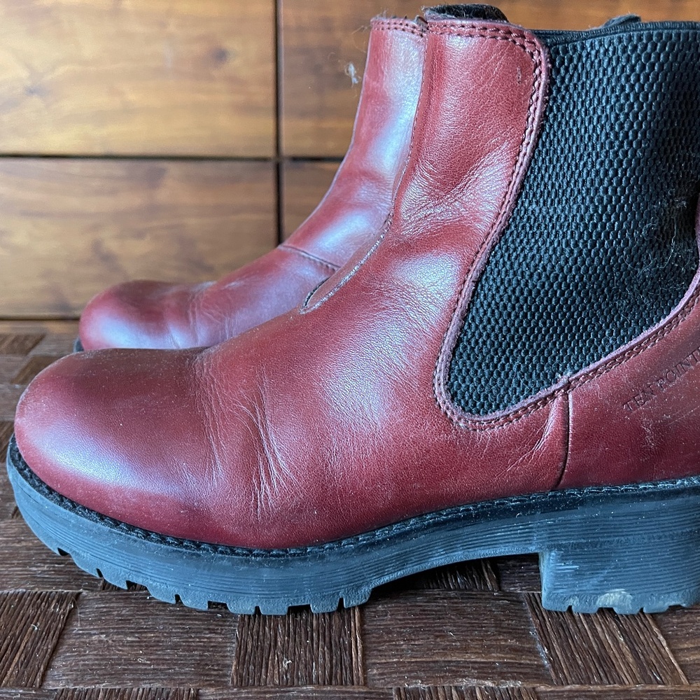 Swedish Clarisse Chelsea Boot from Ten Points